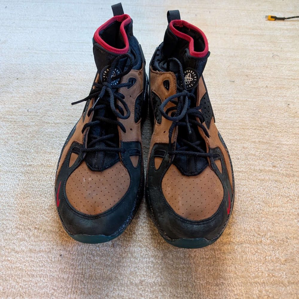 Men's Nike Air Hurache Black and Brown Athletic Shoes
